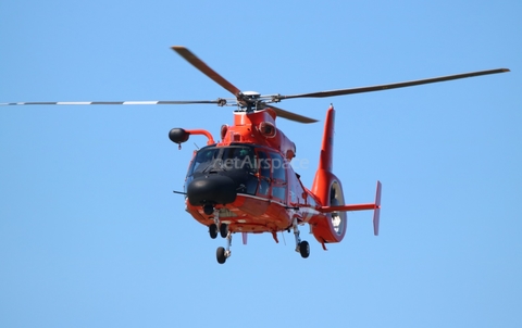 United States Coast Guard Aerospatiale MH-65D Dolphin (6560) at  Cleveland - Burke Lakefront, United States