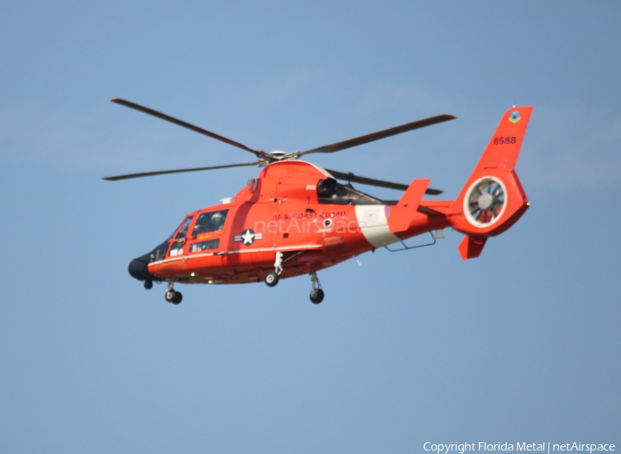 United States Coast Guard Aerospatiale HH-65C Dolphin (6588) | Photo 370540