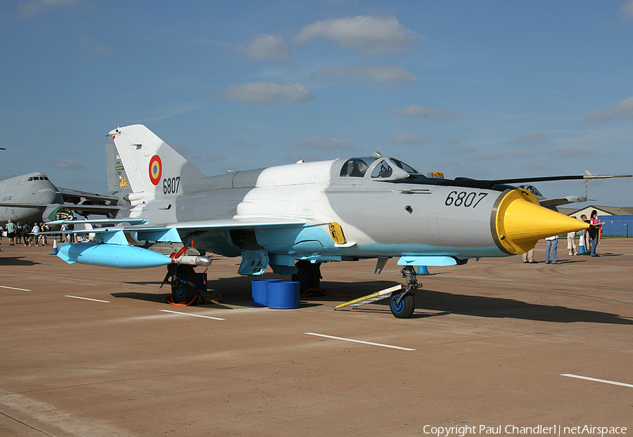 Romanian Air Force (Forțele Aeriene Române) Mikoyan-Gurevich MiG-21MF Fishbed-J (6807) | Photo 54244