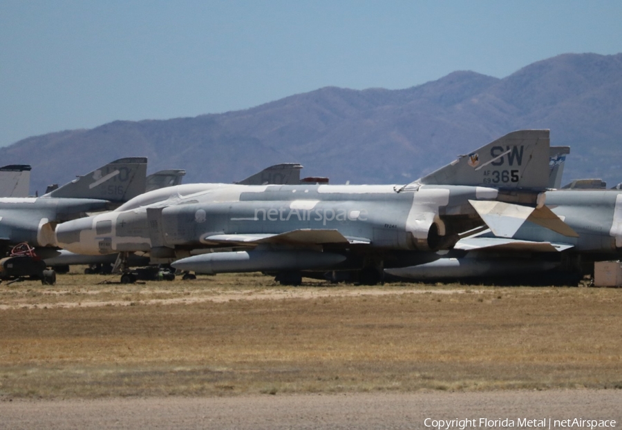 United States Air Force McDonnell Douglas RF-4C Phantom II (69-0365) | Photo 302582