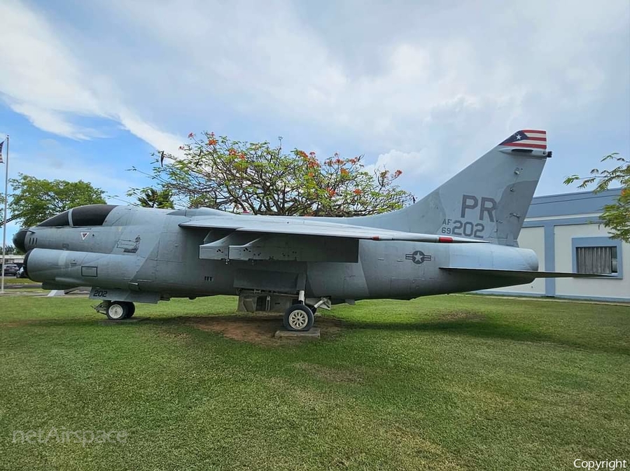 United States Air Force LTV A-7D Corsair II (69-6202) | Photo 475178