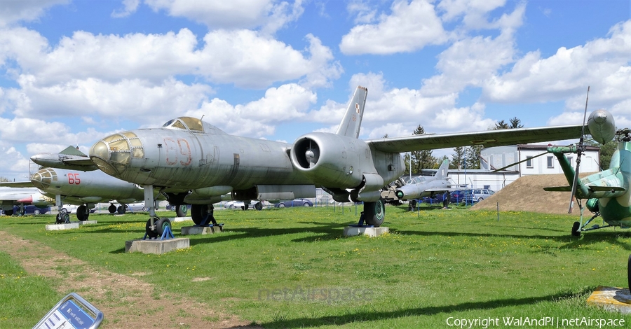 Polish Navy (Marynarka Wojenna) Ilyushin Il-28R Beagle (69) | Photo 446256