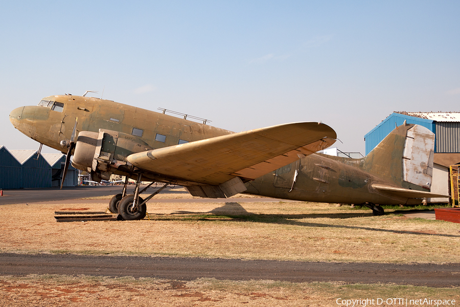 Zimbabwean Air Force Douglas C-47B Skytrain (Dakota 4) (7039) | Photo 206679