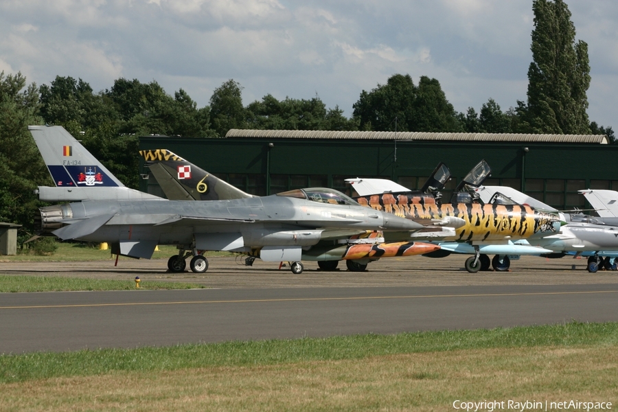 Polish Air Force (Siły Powietrzne) Sukhoi Su-22UM-3K Fitter-G (707) | Photo 553016
