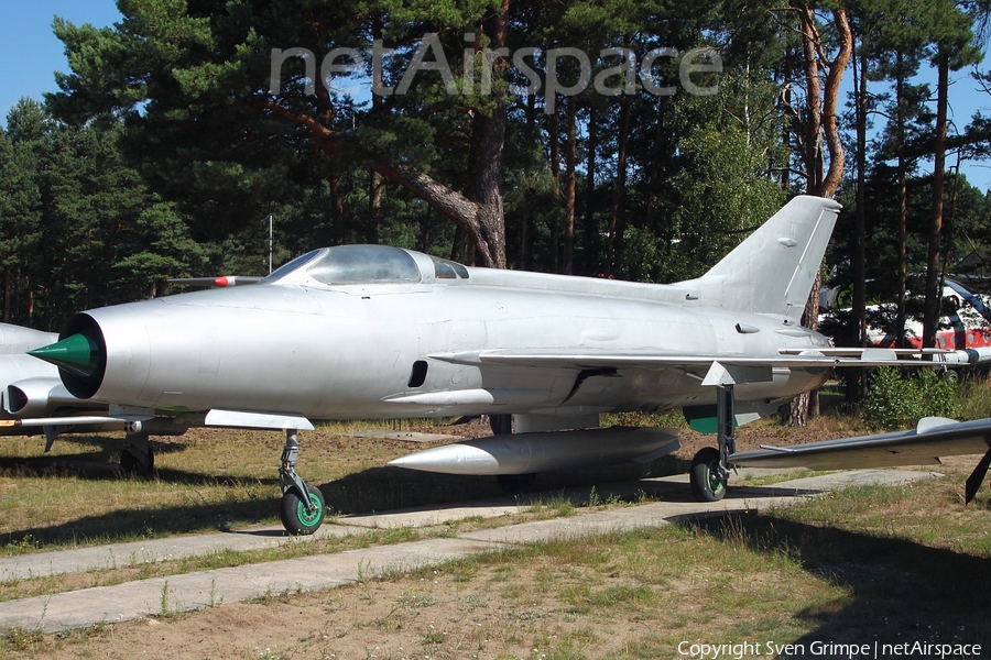 East German Air Force Mikoyan-Gurevich MiG-21F-13 Fishbed-C (708) | Photo 52533