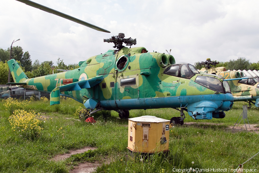 Ukrainian Air Force Mil Mi-24V Hind-E (70 YELLOW) | Photo 502559