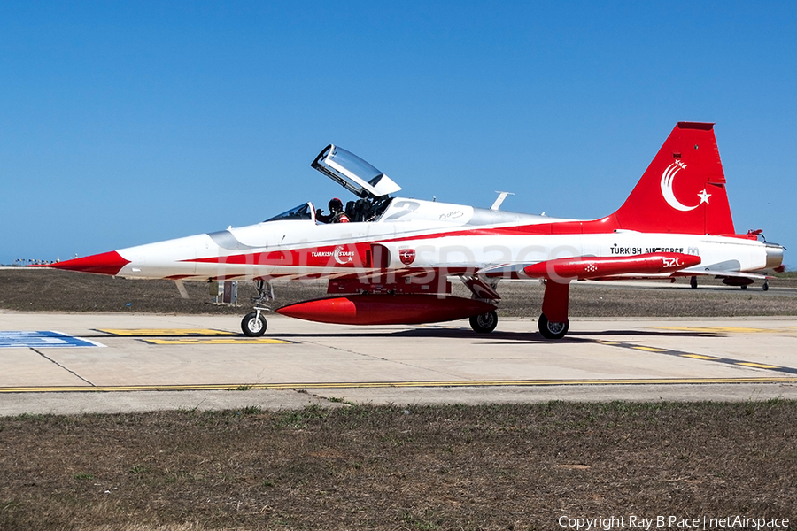 Turkish Air Force (Türk Hava Kuvvetleri) Canadair NF-5B-2000 Freedom Fighter (71-3052) | Photo 309333