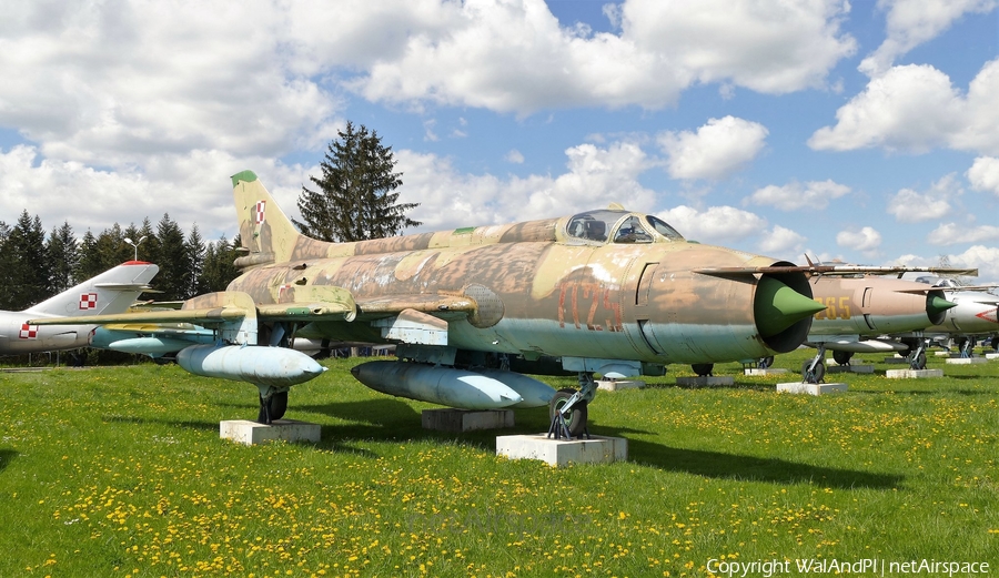 Polish Air Force (Siły Powietrzne) Sukhoi Su-20R Fitter-C (7125) | Photo 446482