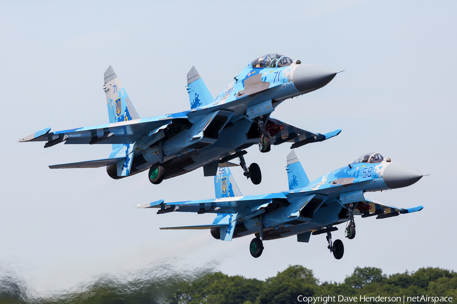 Ukrainian Air Force Sukhoi Su-27UBM1 Flanker C (71 BLUE) | Photo 177016