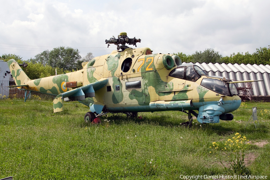 Ukrainian Air Force Mil Mi-24P Hind-F (72 YELLOW) | Photo 502560