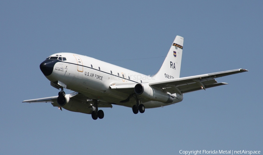 United States Air Force Boeing CT-43A-BN / 737-253(Adv) (73-1153) | Photo 329254