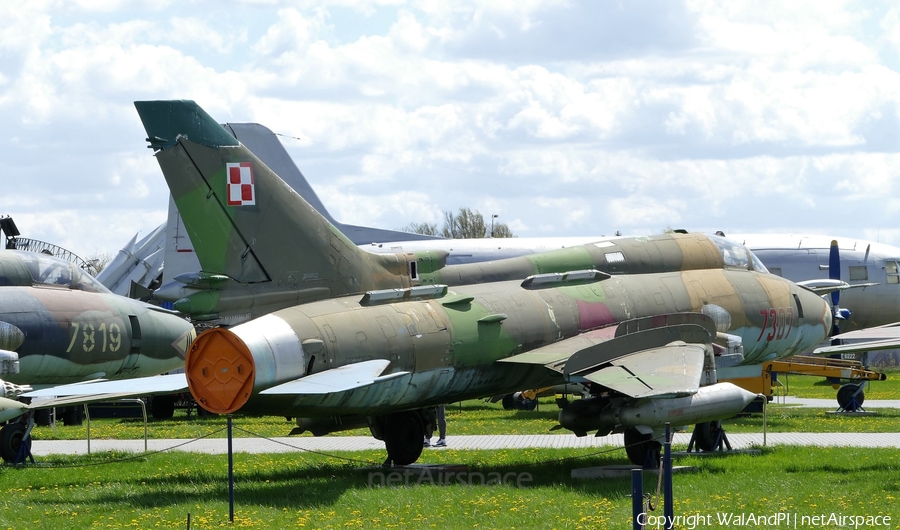 Polish Air Force (Siły Powietrzne) Sukhoi Su-22M4 Fitter-K (7307) | Photo 446484