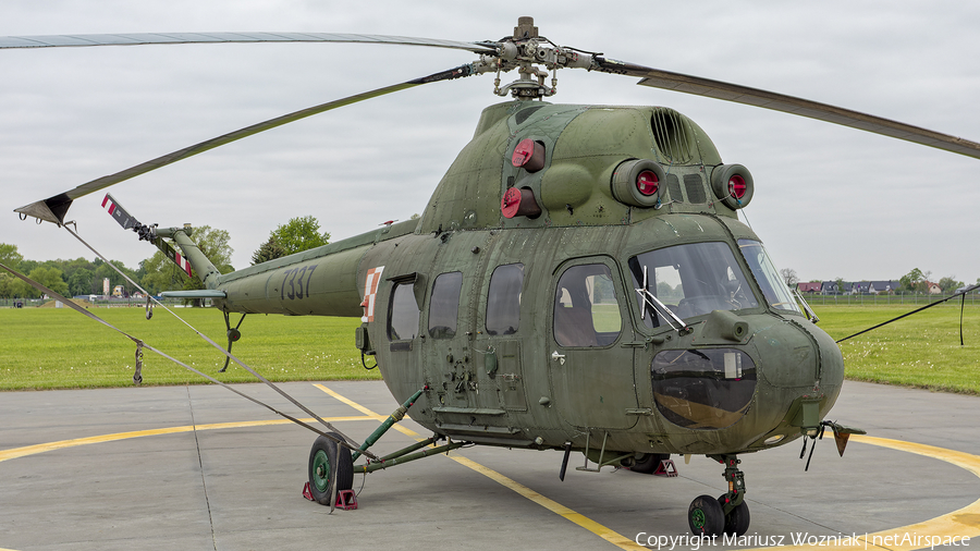 Polish Army (Siły Zbrojne Rzeczypospolitej Polskiej) PZL-Swidnik (Mil) Mi-2URPG Hoplite (7337) | Photo 642812