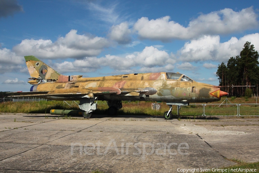 East German Air Force Sukhoi Su-22M4 Fitter-K (741) | Photo 52535