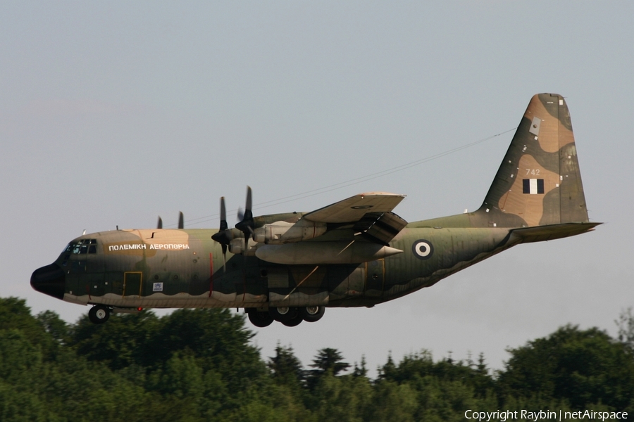 Hellenic Air Force (Polemikí Aeroporía) Lockheed C-130H Hercules (742) | Photo 554936