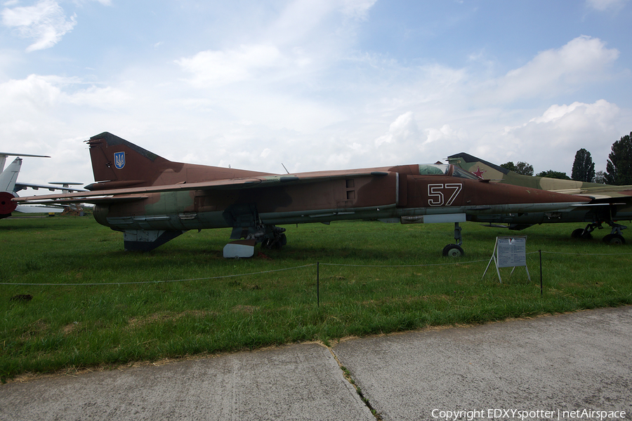 Ukrainian Air Force Mikoyan-Gurevich MiG-27K Flogger-J2 (57 WHITE) | Photo 324266