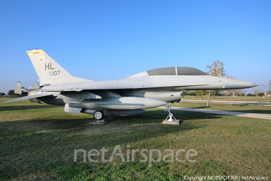 United States Air Force General Dynamics F-16B Fighting Falcon (78-0107) | Photo 178402