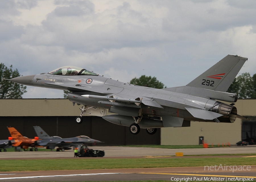 Royal Norwegian Air Force General Dynamics F-16A Fighting Falcon (78-0292) | Photo 17892