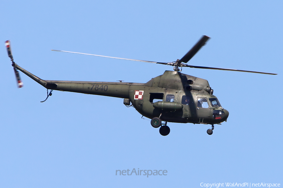 Polish Army (Siły Zbrojne Rzeczypospolitej Polskiej) Mil Mi-2URP-G Gniewosz (7840) | Photo 585366