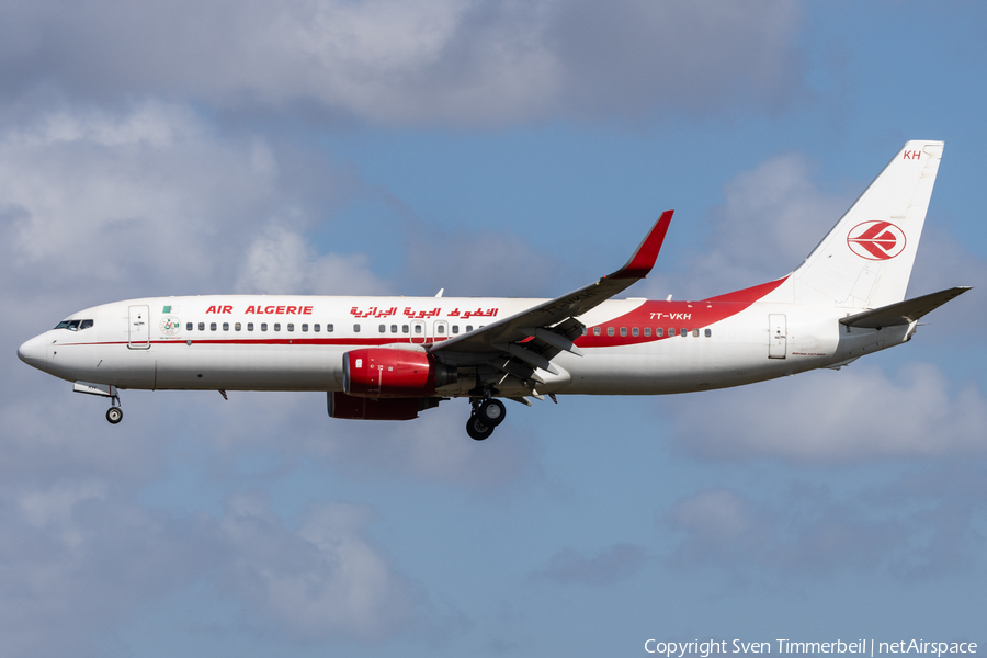 Air Algerie Boeing 737-8D6 (7T-VKH) | Photo 523177