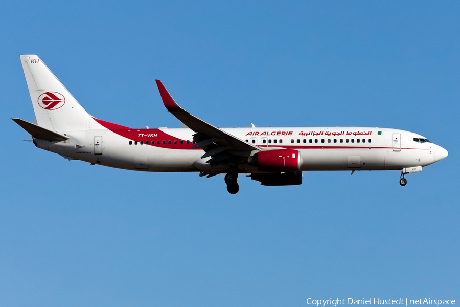 Air Algerie Boeing 737-8D6 (7T-VKH) | Photo 513037