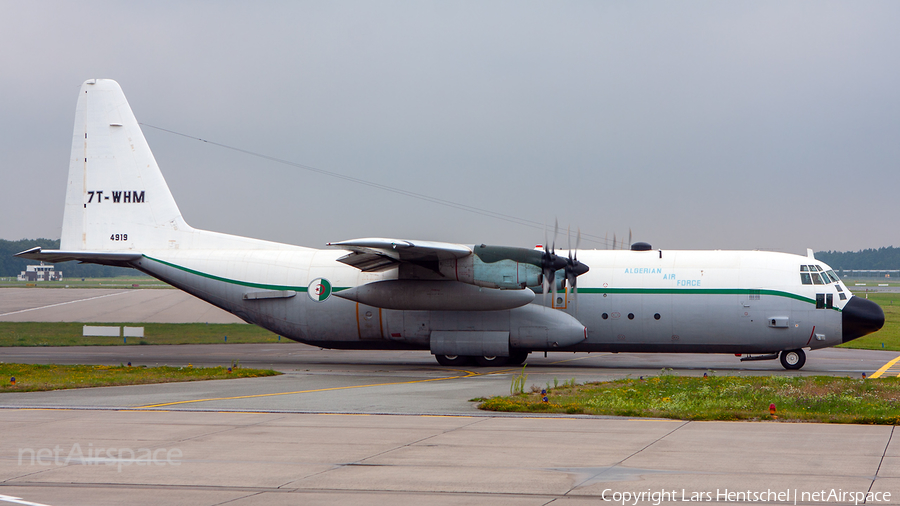 Algerian Air Force Lockheed C-130H-30 Hercules (7T-WHM) | Photo 423474