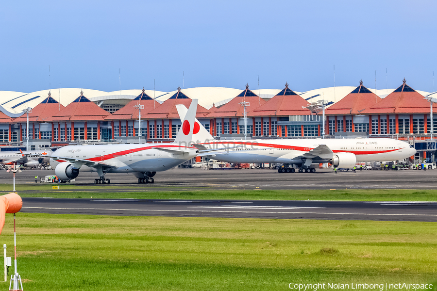 Japan Air Self-Defense Force Boeing 777-3SB(ER) (80-1111) | Photo 537739