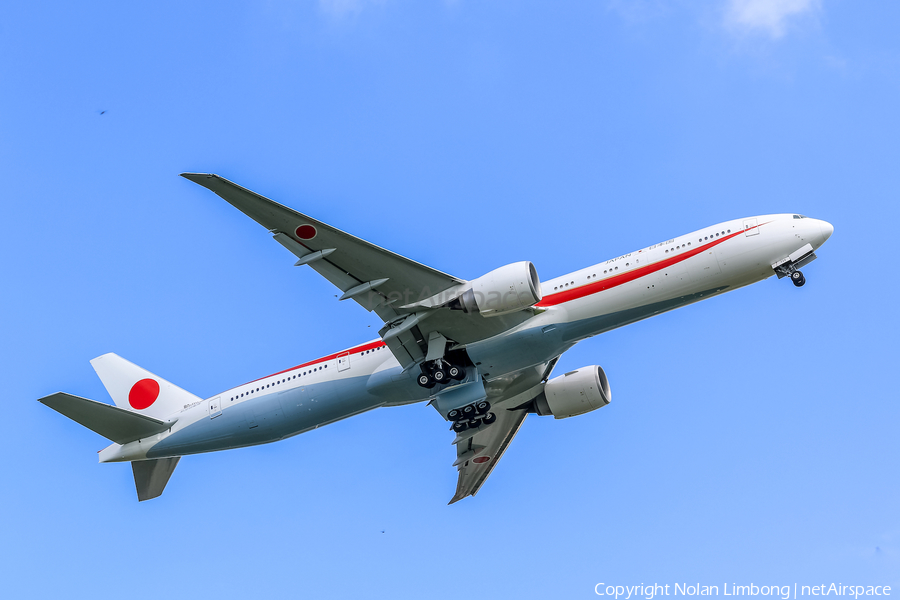 Japan Air Self-Defense Force Boeing 777-3SB(ER) (80-1111) | Photo 537744
