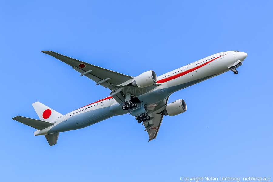 Japan Air Self-Defense Force Boeing 777-3SB(ER) (80-1111) | Photo 537745