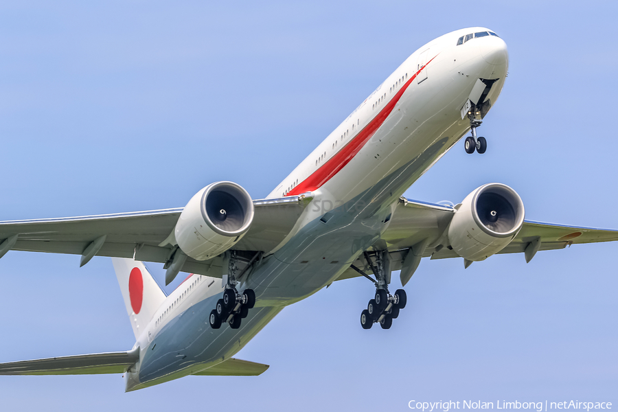 Japan Air Self-Defense Force Boeing 777-3SB(ER) (80-1112) | Photo 537747