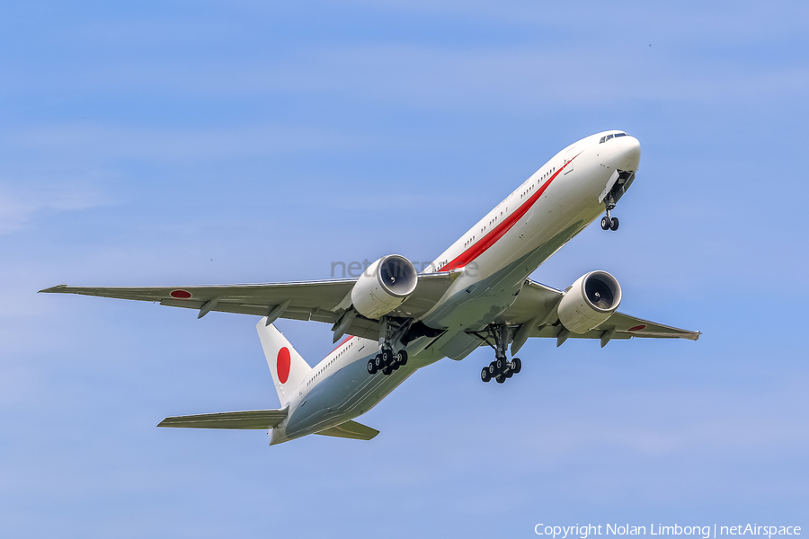 Japan Air Self-Defense Force Boeing 777-3SB(ER) (80-1112) | Photo 537749