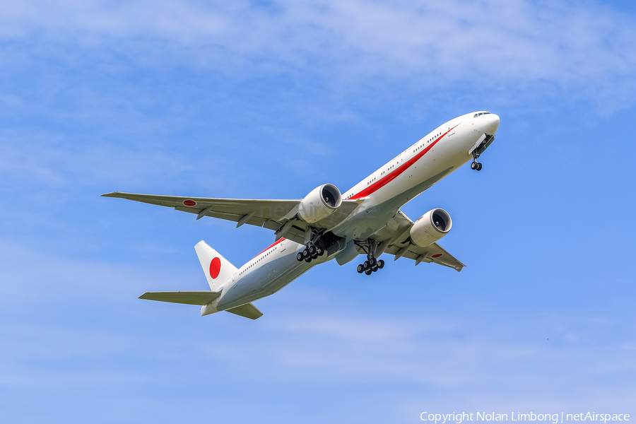 Japan Air Self-Defense Force Boeing 777-3SB(ER) (80-1112) | Photo 537750