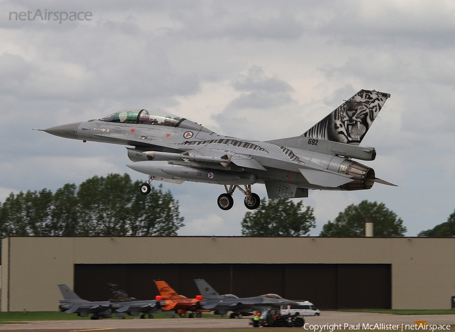 Royal Norwegian Air Force General Dynamics F-16BM Fighting Falcon (692) | Photo 17890