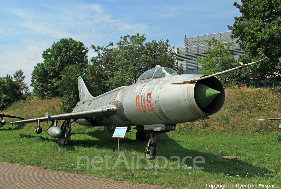 Polish Air Force (Siły Powietrzne) Sukhoi Su-7BKL Fitter-A (806) | Photo 653274