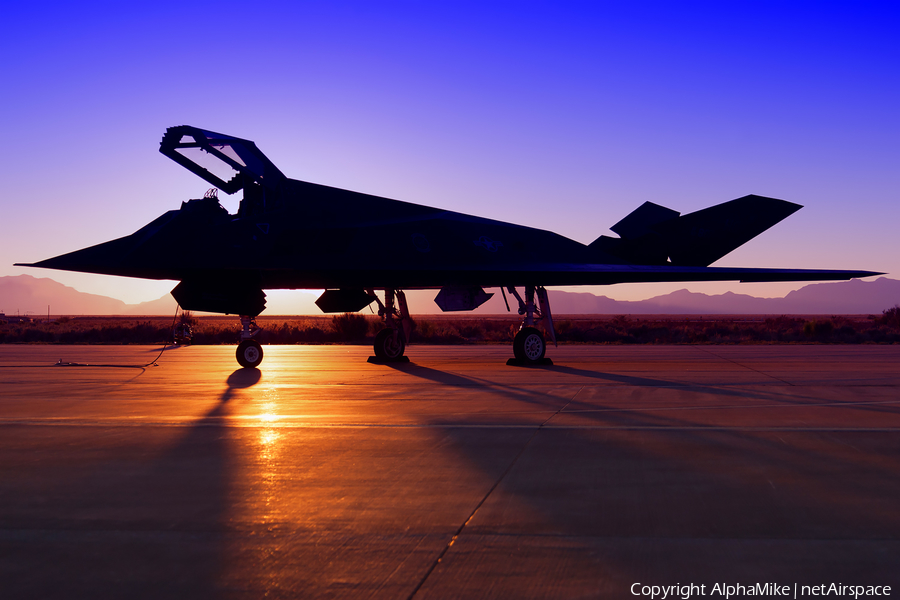 United States Air Force Lockheed F-117A Nighthawk (83-0807) | Photo 101833