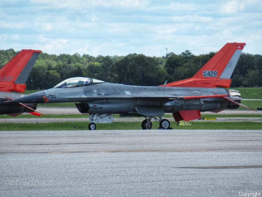 United States Air Force General Dynamics F-16C Fighting Falcon (85-1428) | Photo 346384