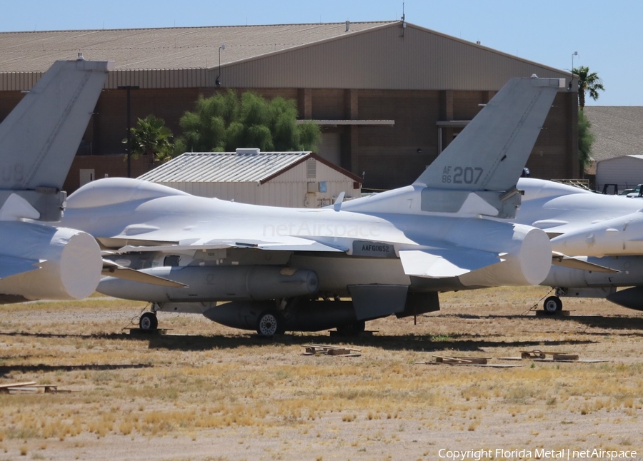 United States Air Force General Dynamics F-16C Fighting Falcon (86-0207) | Photo 462231