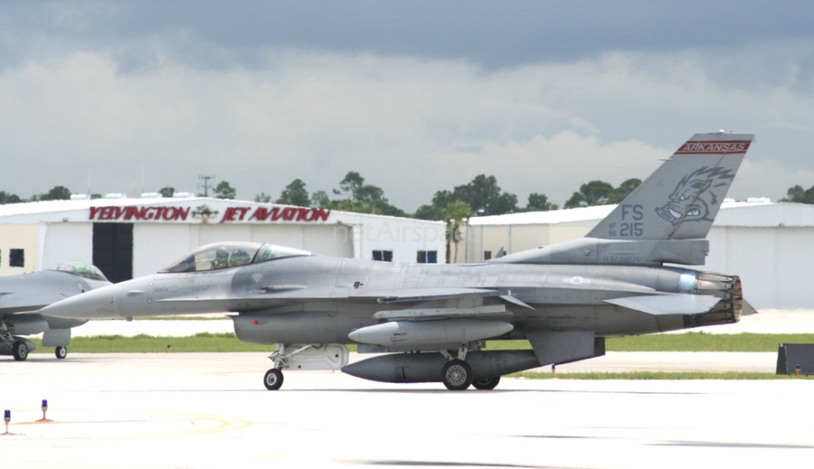 United States Air Force General Dynamics F-16C Fighting Falcon (86-0215) | Photo 462235