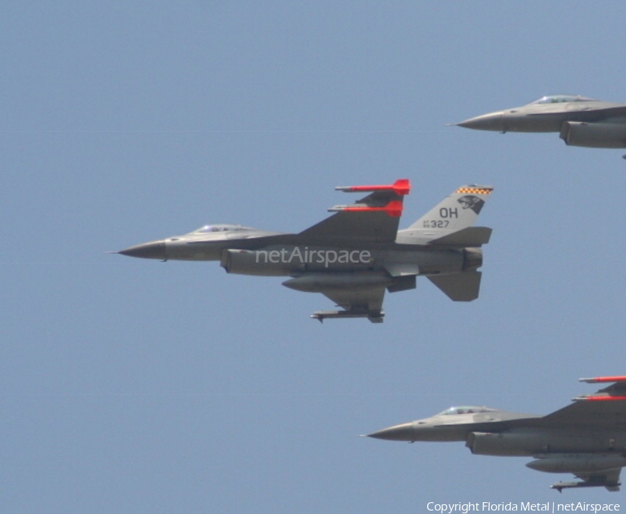 United States Air Force General Dynamics F-16C Fighting Falcon (86-0327) | Photo 462255