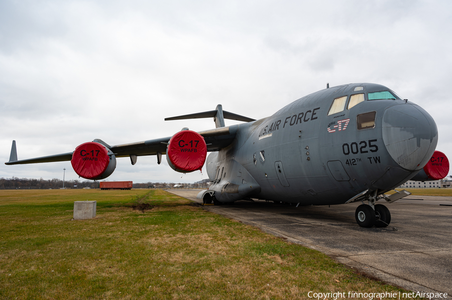 United States Air Force Boeing C-17A Globemaster III (87-0025) | Photo 605561
