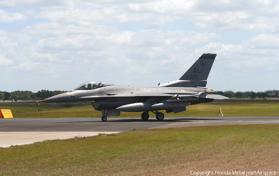 United States Air Force General Dynamics F-16C Fighting Falcon (87-0220) | Photo 462528