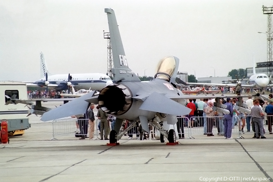 United States Air Force General Dynamics F-16C Fighting Falcon (87-0227) | Photo 222177
