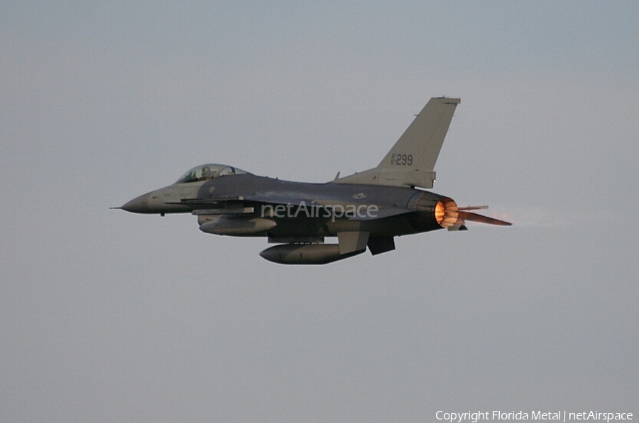 United States Air Force General Dynamics F-16C Fighting Falcon (87-0299) | Photo 462540