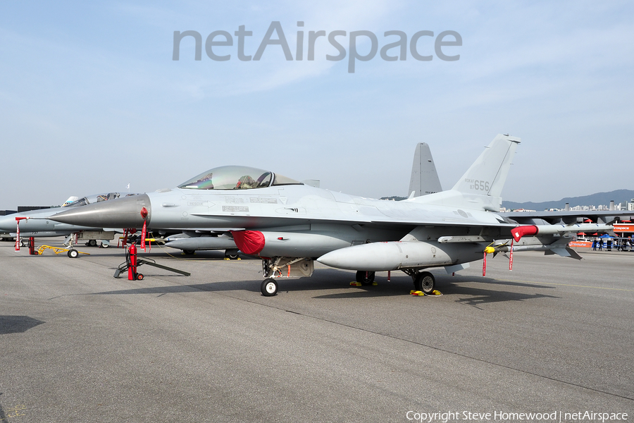 Republic of Korea Air Force General Dynamics F-16C Fighting Falcon (87-656) | Photo 672824