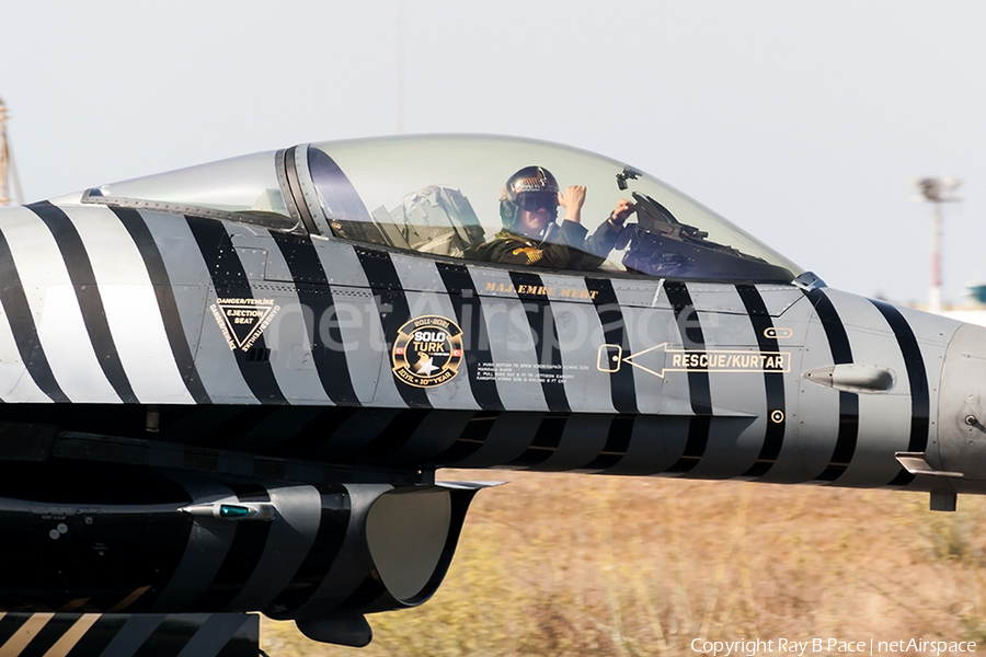 Turkish Air Force (Türk Hava Kuvvetleri) General Dynamics F-16C Fighting Falcon (88-0032) | Photo 473851