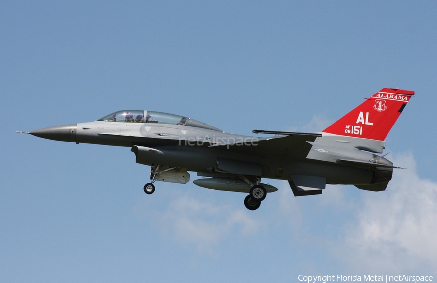 United States Air Force General Dynamics F-16D Fighting Falcon (88-0151) | Photo 462579