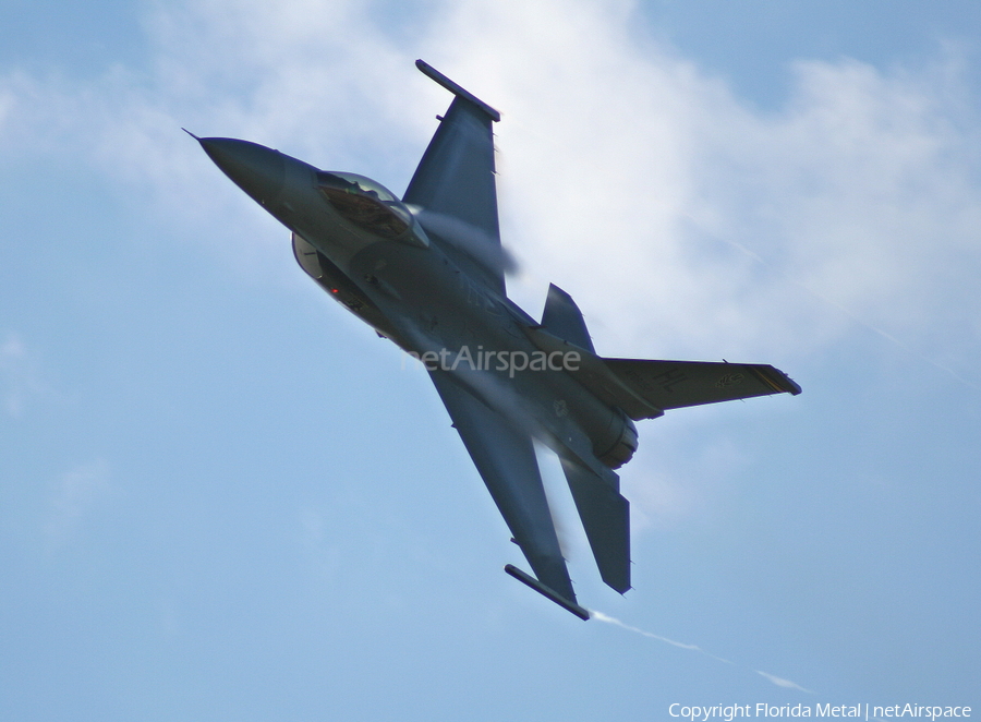 United States Air Force General Dynamics F-16C Fighting Falcon (88-0521) | Photo 462620