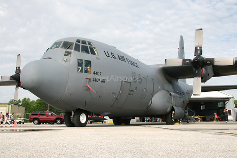 United States Air Force Lockheed C-130H Hercules (88-4407) at  Manitowoc County, United States