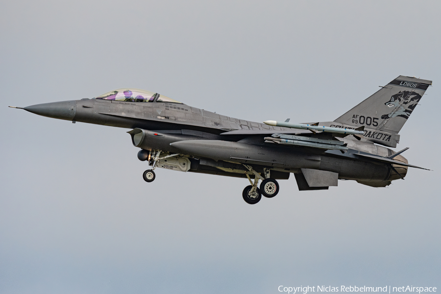 United States Air Force General Dynamics F-16CM Fighting Falcon (89-2005) | Photo 574178