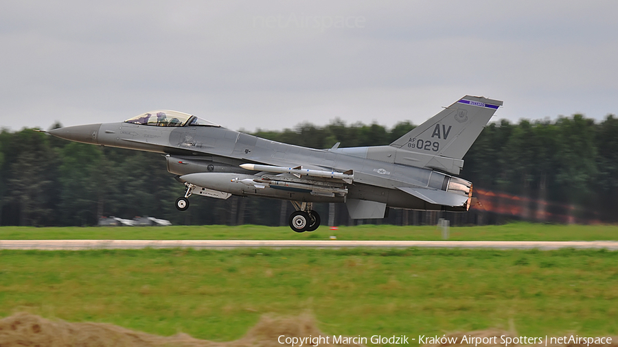 United States Air Force General Dynamics F-16CM Fighting Falcon (89-2029) | Photo 97043
